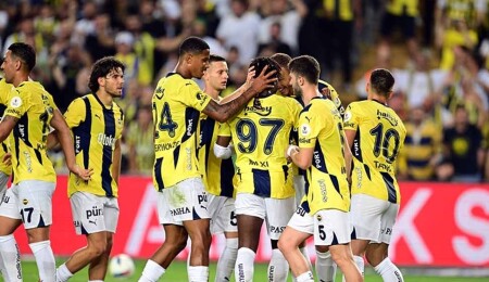 Fenerbahçe, UEFA Şampiyonlar Ligi'nde play-off turu için sahaya çıkacak