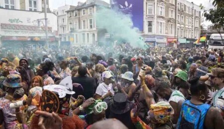 Londra’da Notting Hill Karnavalı'nda bıçaklanan genç hayatını kaybetti