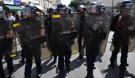 Fransa'da 14 Temmuz Ulusal Bayramı öncesi yapılan protestolarda 97 kişiye gözaltı