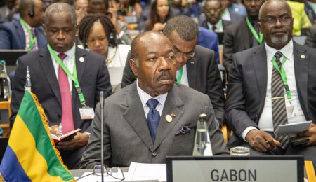 Gabon'da alıkonulan Cumhurbaşkanı Ali Bongo dünyadan yardım istedi