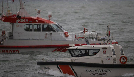 Marmara'da batan geminin enkazına dalış: Bir kişinin cansız bedenine çıkarıldı, 5 kişi aranıyor