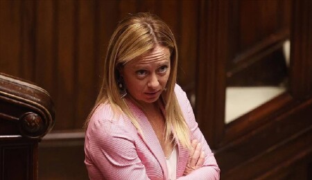 İtalya’da kadın siyasetçilerin fotoğrafları yetişkin sitesine kondu