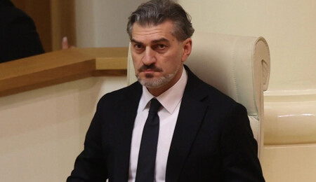 Gürcistan'da cumhurbaşkanı seçilen Kavelaşvili, yemin ederek görevine başladı