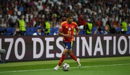 UEFA Uluslar Ligi şampiyonu yarın belli olacak