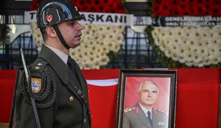 'Tamburalı Paşa' Hasan Kundakçı Üsküdar'da askeri tören ile son yolculuğuna uğurlandı