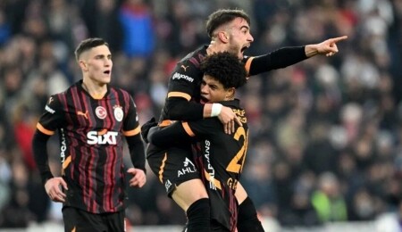 Galatasaray, 10 kişiyle galip geldi: 2-3