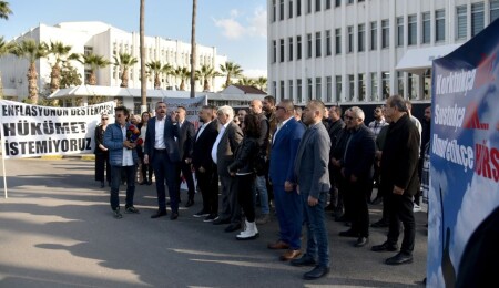 Hür-İş Başbakanlık önünde: Halk da özel sektör de mücadele için sokağa inmiyorsa başına gelen müstahak