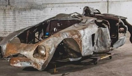 1954 model hurda Ferrari 2 milyon dolara satıldı