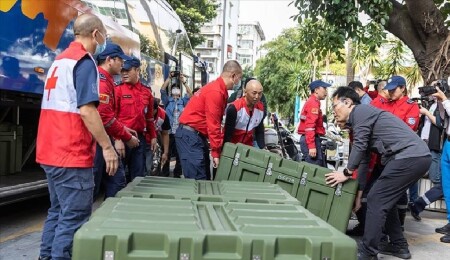 Çin, deprem bölgesine tıbbi ekipman ve malzeme gönderecek