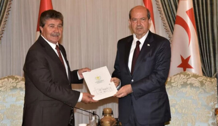 Başbakan Üstel yeni kabineyi sunmak üzere Cumhurbaşkanlığı'nda