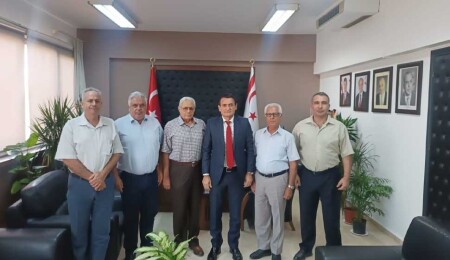Dursun Oğuz, Kıbrıs TMT Mücahitler Derneği’ni kabul etti