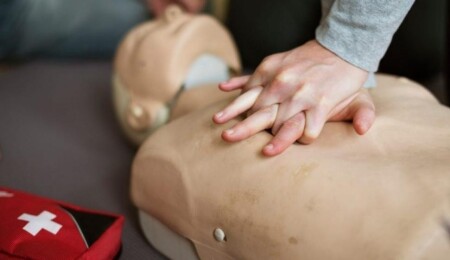 İngiltere’de sürücü adaylarına ehliyet sınavında zorunlu CPR eğitimi