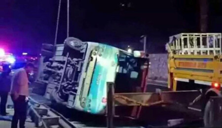 Türkiye'de deplasman dönüşü futbolcuları taşıyan otobüs kaza yaptı