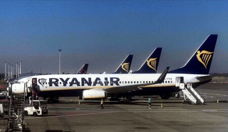 Ryanair CEO'su O'Leary'den gelecek yaz Avrupa'da uçak bileti fiyatlarının artacağı uyarısı