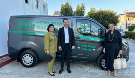 Erdem Oskar’ın anısına ailesinden Çatalköy-Esentepe Belediyesi’ne cenaze aracı bağışı