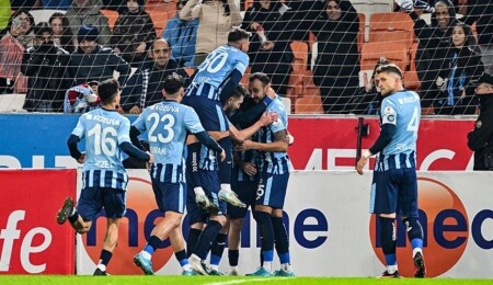 Beşiktaş darmadağın: Adana Demirspor sezonun ilk galibiyetini aldı