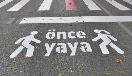 Girne Belediyesi harekete geçti: Yaya geçitlerinde yaşanan kaza ve tehlikelerin önlenmesi için kararlar alındı