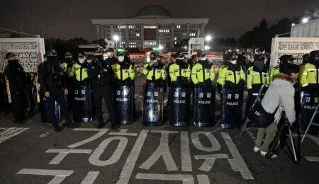 Güney Kore'de birkaç saat süren sıkıyönetim, ülke tarihinden benzer durumları hatırlattı