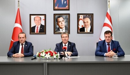 Başbakan Üstel ve hükümet ortakları bugün Ankara’ya gidiyor