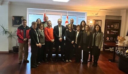 Kıbrıs Türk Kültür Derneği, İsmet Korukoğlu’nu ziyaret etti