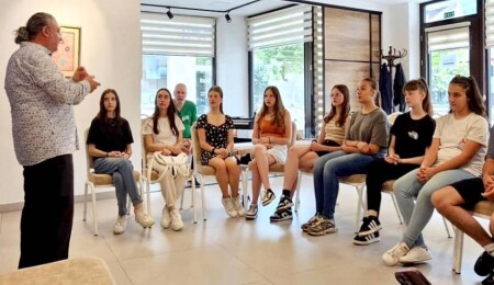 Hasan Çakmak, Kosova’da gençlere yazarlığı anlattı