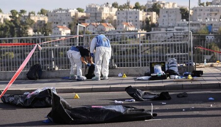 Batı Kudüs'te düzenlenen silahlı saldırıda 3 İsrailli öldü