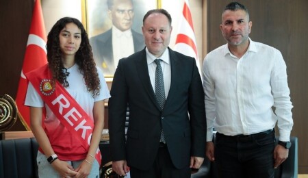 Ziya Öztürkler: Gençlerimiz haksız izolasyonlara rağmen başarılarıyla örnek oluyor