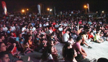 LDH'den çevre temizliği çağrısı: Lefkoşa’da maç alanında 10’dan fazla poşet çöp toplandı