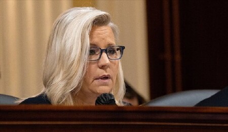 Ön seçimleri kaybeden Cumhuriyetçi Liz Cheney, Trump'la mücadeleyi sürdüreceğini söyledi