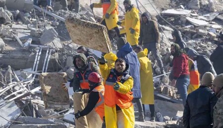 Adıyaman'da depremin 128. saatinde bir kişi enkazdan kurtarıldı