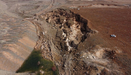 Kahramanmaraş'ta depremde oluşan devasa yarık havadan görüntülendi