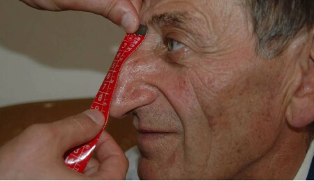 Dünyanın en uzun burunlu insanı hayatını kaybetti 