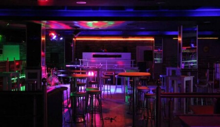 Girne’de eğlence mekanlarına polis denetimi: 4 işletmeye yasal işlem!