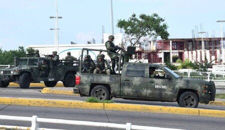 Meksika'da El Chapo'nun oğlunun yakalanmasıyla çıkan çatışmalarda 29 kişi öldü