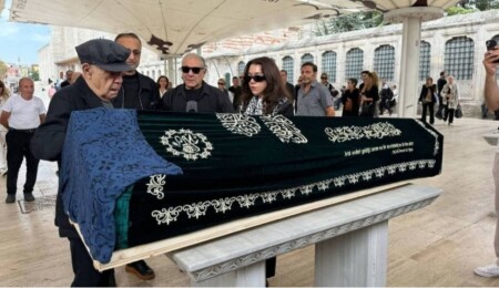 Mazhar Alanson'un kızı Melek Eda Alanson son yolculuğuna uğurlandı