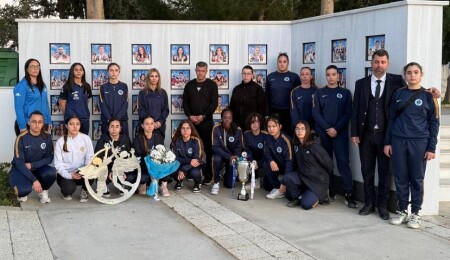 Mağusa Spor Akademisi, Süper Kupa'sıyla Şampiyon Melekler'i ziyaret etti