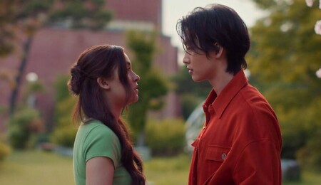 Netflix dizisinin yeni sezonu izleyicileri ekran başına kilitledi