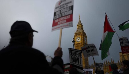İsrail'in Gazze'deki soykırımının birinci yılında İngiltere'nin Filistin politikası değişmedi
