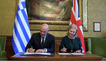 İngiltere, Yunanistan ile savunma ve ticaret alanlarında iş birliği anlaşması imzaladı