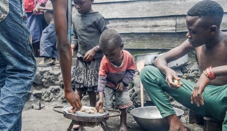 ABD'nin Afrikalı çocuklarla yapılacak deneyi fonlaması tartışma yarattı