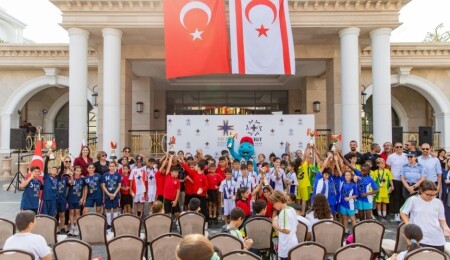 Girne’de 3'üncü Merit Cumhuriyet Koşusu yapıldı: İlkokul öğrencileri Cumhuriyet için koştu