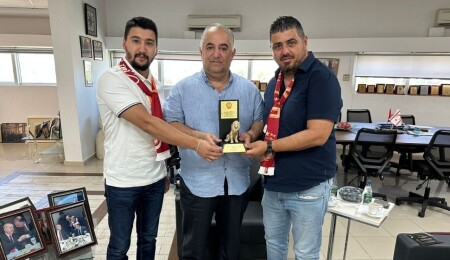Galatasaray Taraftar Derneği’nden kurucu başkan Ertan Birinci’ye anlamlı ziyaret