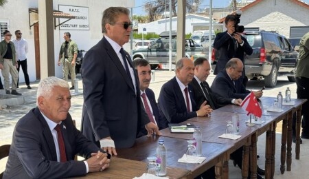 Cevdet Yılmaz ve devlet protokolü Güzelyurt Kitap Evi’nde