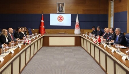 Meclis heyeti, TBMM Milli Savunma Komisyonu ile görüştü: İkili ve stratejik ilişkiler ele alındı