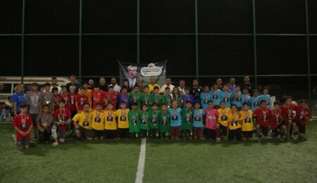 53. İskele Festivali’nde Minikler Halı Saha Turnuvası ve Yağlı Direkten Bayrak Kapma Yarışması yapıldı