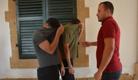 Lefkoşa’da uyuşturucu operasyonu: Yüklü miktarda nakit para ile yakalanan 2 zanlı 8 gün tutuklu