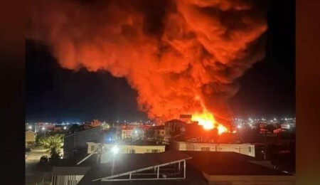 Güney Kıbrıs'ta, korkutan fabrikada yangınında kundaklama şüphesi: Eski çalışan tutuklandı