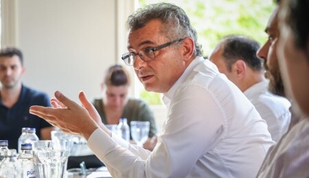 Erhürman, Cumhurbaşkanlığı adaylık başvurusunu bugün yapacak: CTP Genel Merkezi'nden yürüyüş!