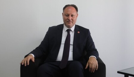 Öztürkler'den Mevlid Kandili mesajı: Tüm dünyaya iyilik ve umut taşınmasını temenni ediyorum