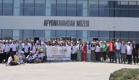 Hala Sultan İlahiyat Koleji öğrencileri Afyonkarahisar'da İmam Hatip Lisesi öğrencileriyle buluştu